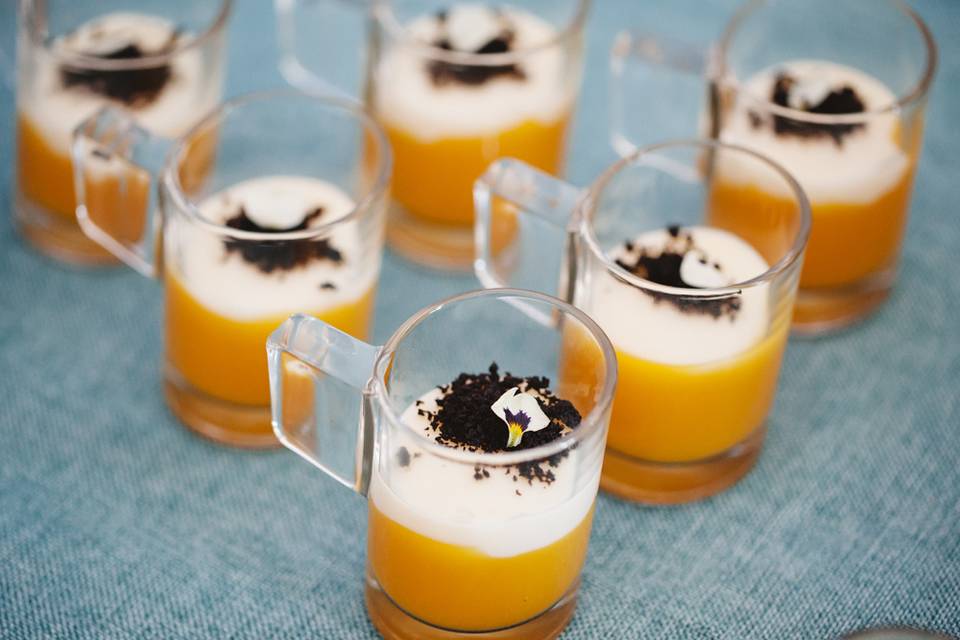 Crema de maíz dulce, coliflor con emulsión