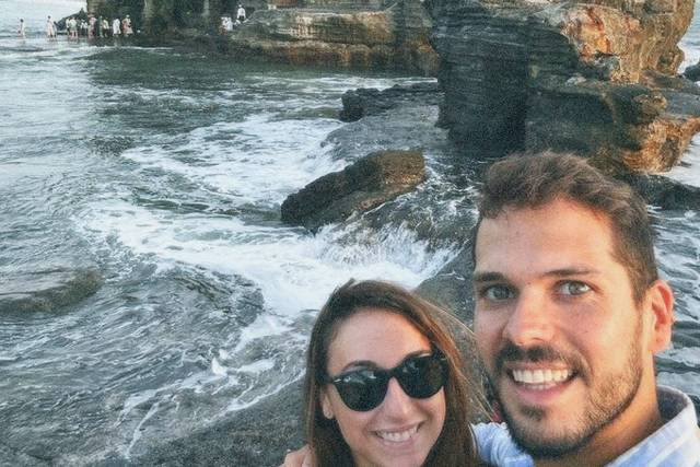 Pura Tanah Lot: Puesta de Sol Romántica en Bali
