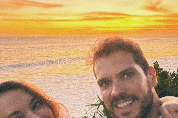 Novios con Vistas al Lago Bratan y Volcán Bali