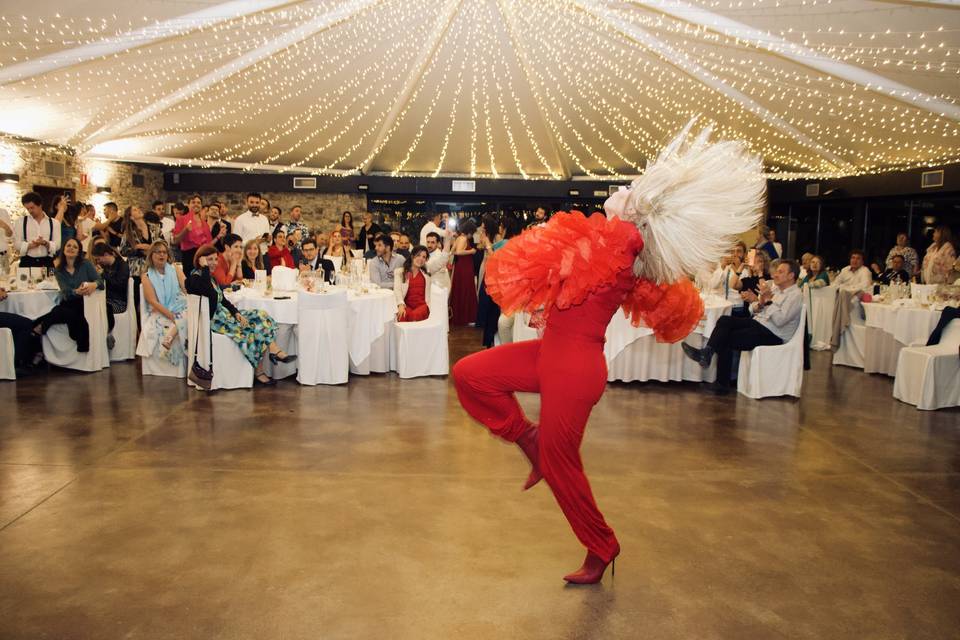 Drag queen boda, Carrá