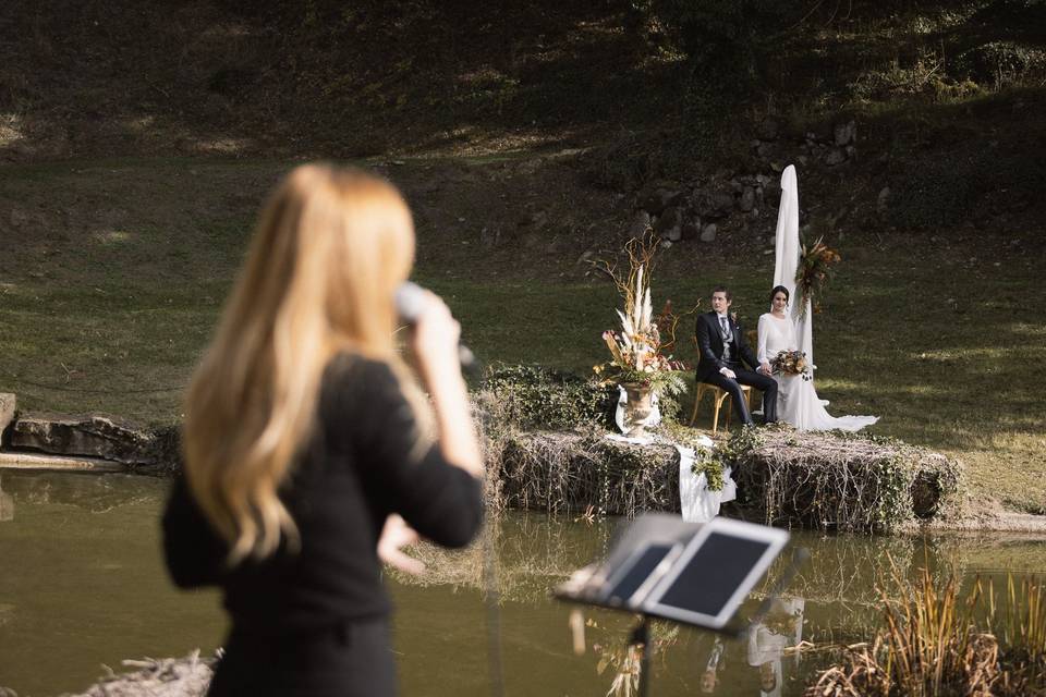 Opción de ceremonia en lago y jardines