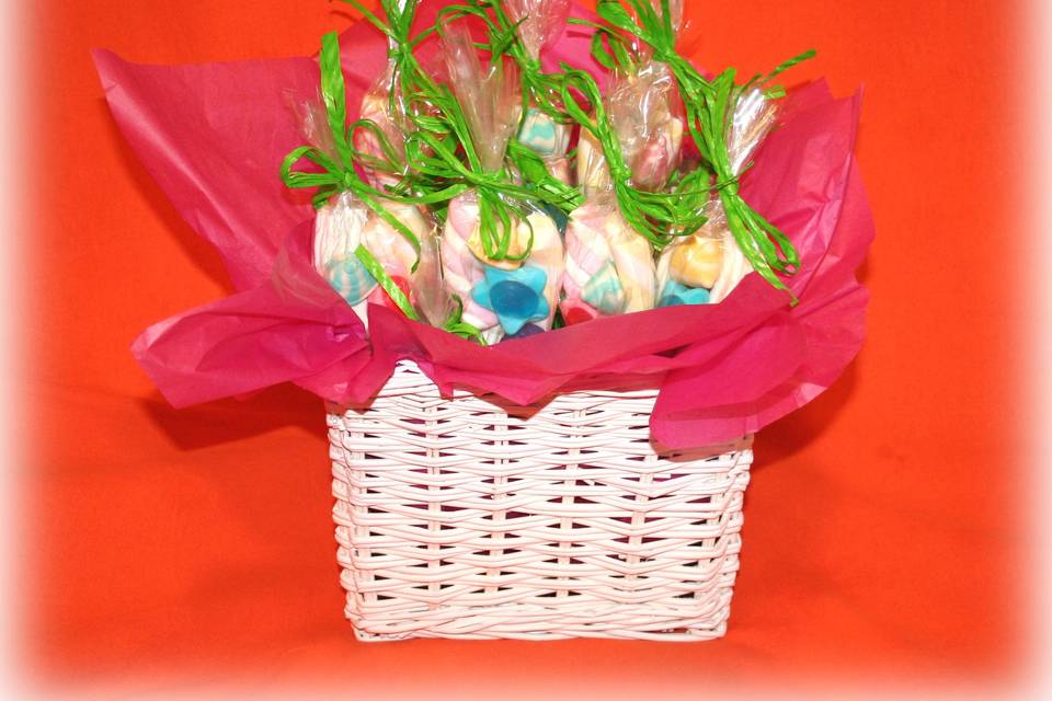 Cesta con bolsas cono