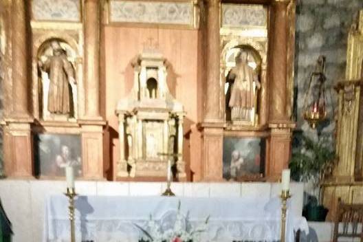 Centro altar con toques rosas