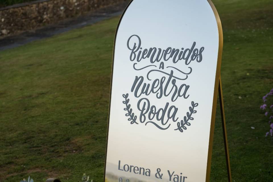 Cartel bienvenida Lorena & Yai