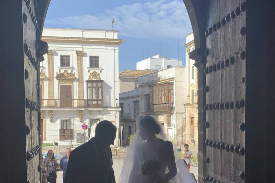 Entrada en la iglesia