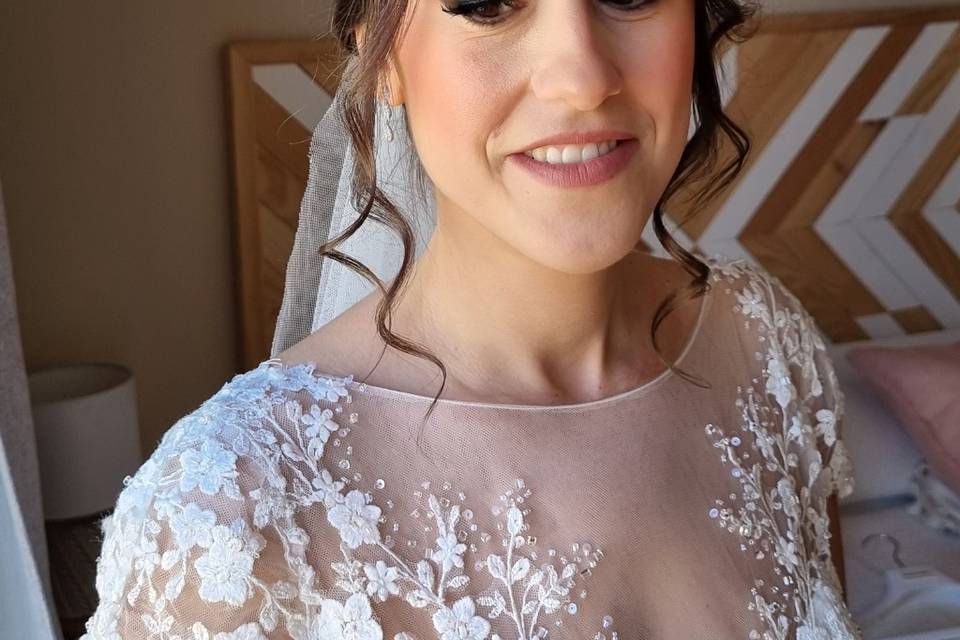 Maquillaje y peinado Novia