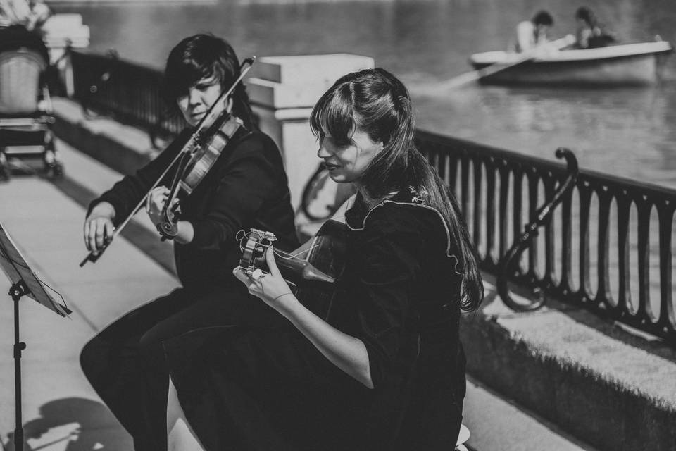 Dúo de violín y guitarra