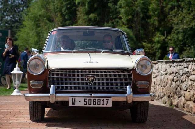 Peugeot 404 frontal