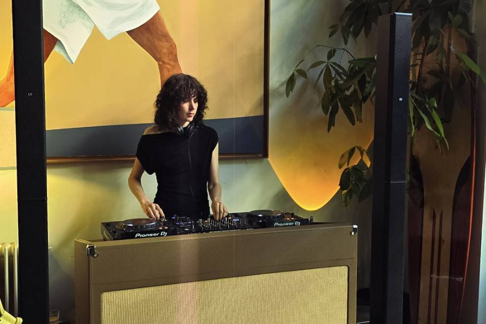 DJ booth personalizada