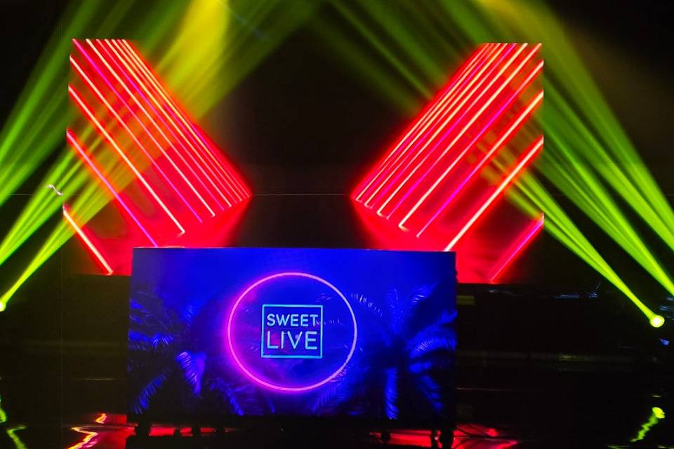 Dj booth + lights