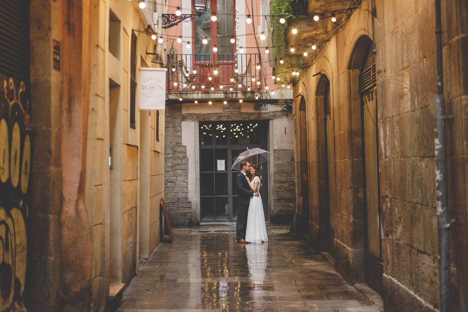 Boda en Barcelona con lluvia