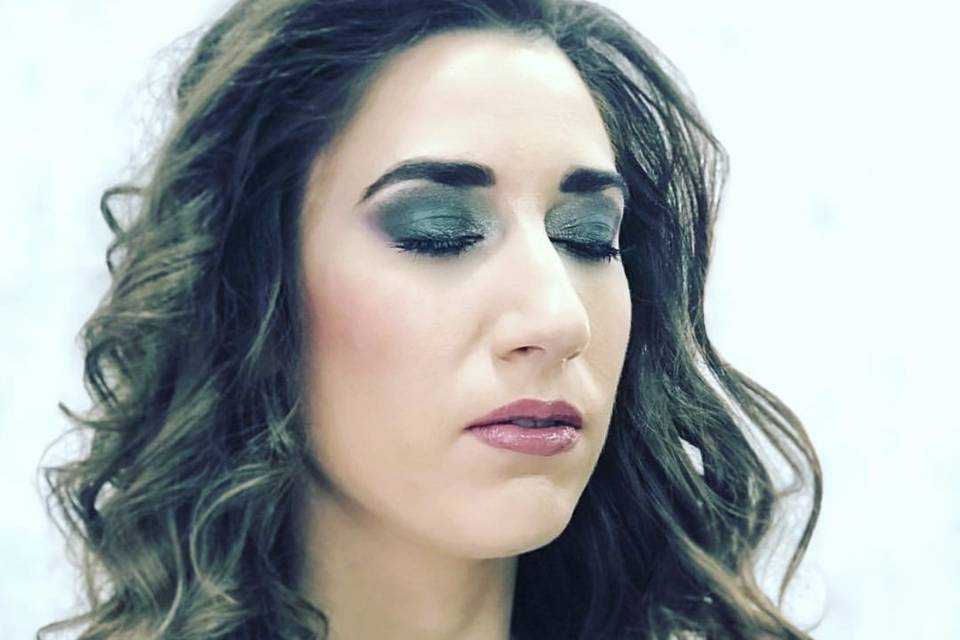 Maquillaje y ondas