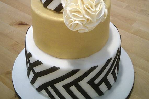 Pastel de boda dorado