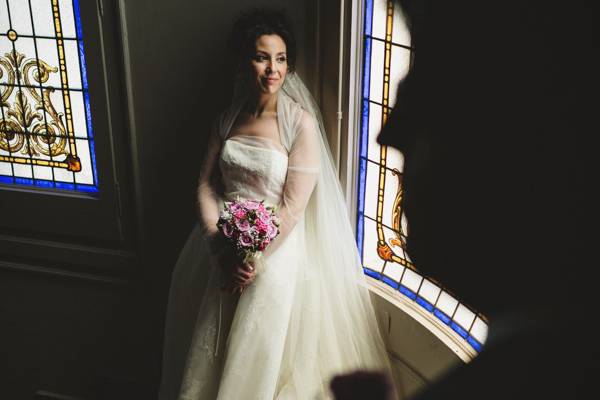 Novia en la ventana