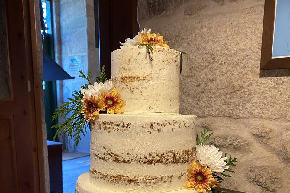 Carrot naked cake con flor