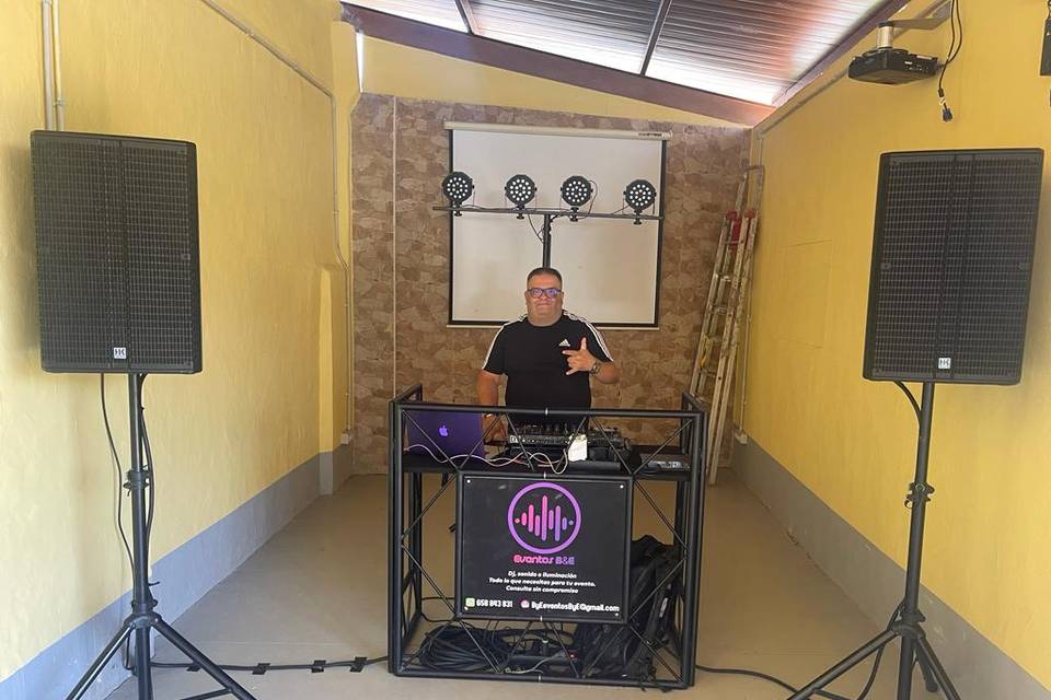 DJ en bautizo