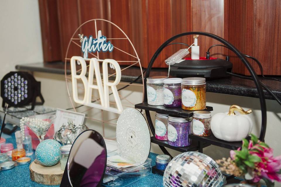 Glitter bar