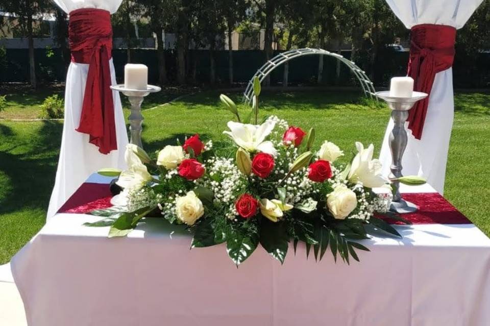 Altar cubierto para boda