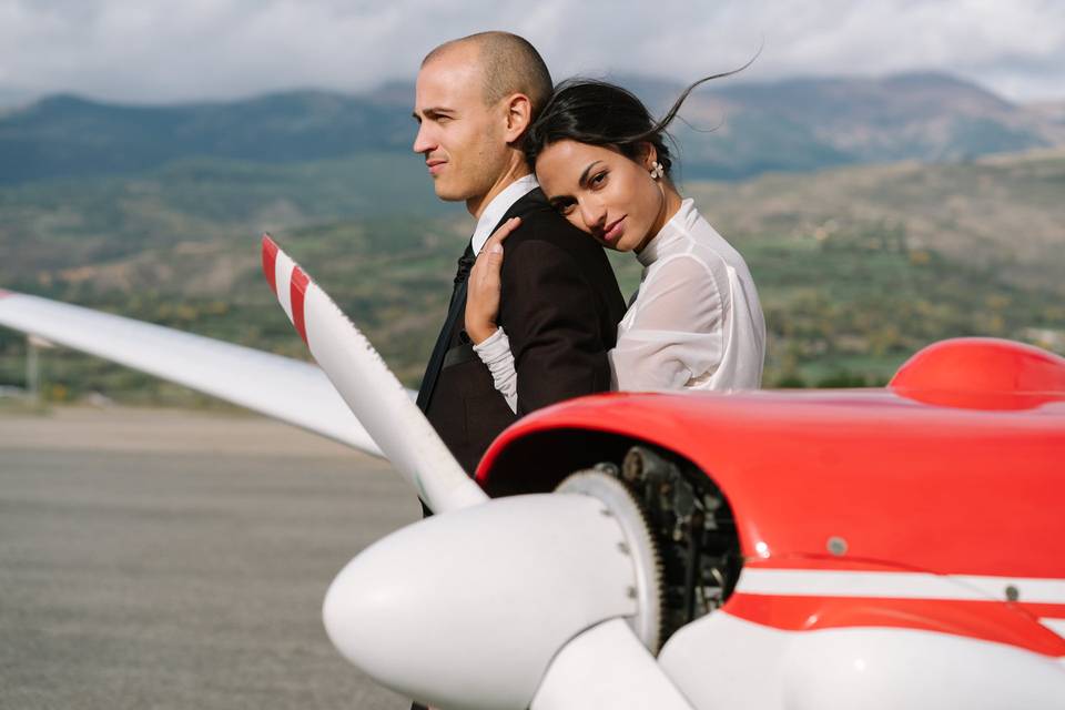 Pareja en avioneta