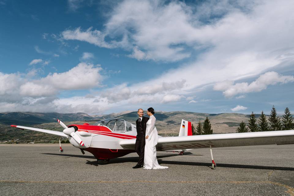 Pareja en avioneta