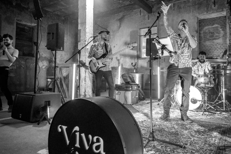 Curricé & Viva la Vida Band