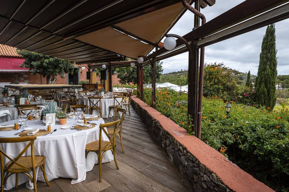 Zona de banquete y naturaleza