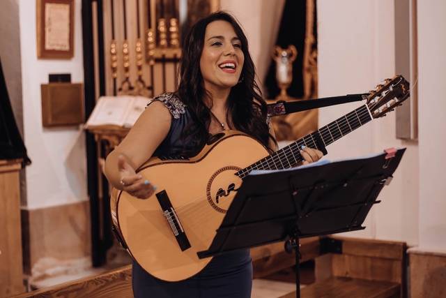 Voz y guitarra