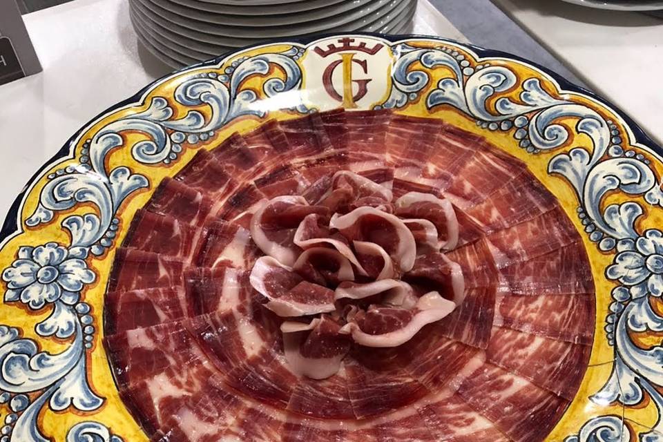 Plato decorado jamon