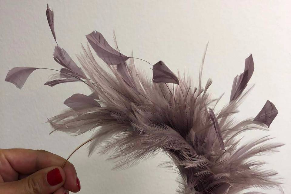 Diadema de plumas