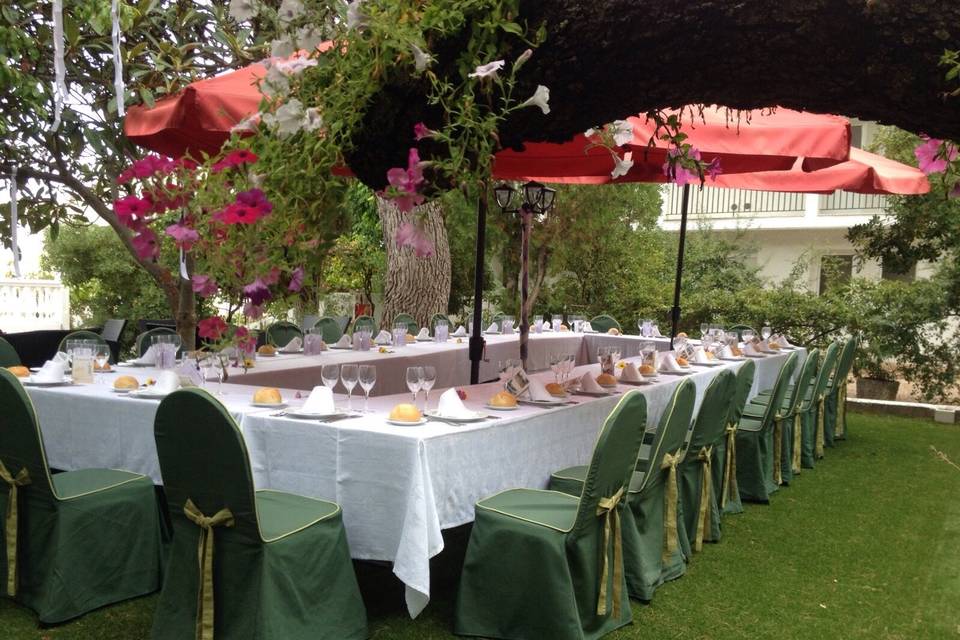 Banquete en el jardín