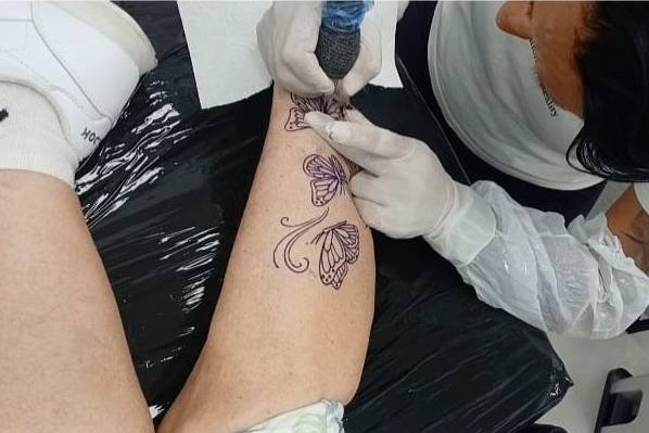 Tatuadora profesional