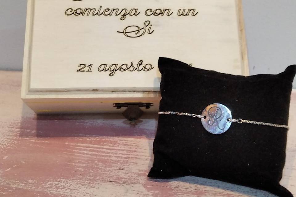 Pulsera personalizada con caja