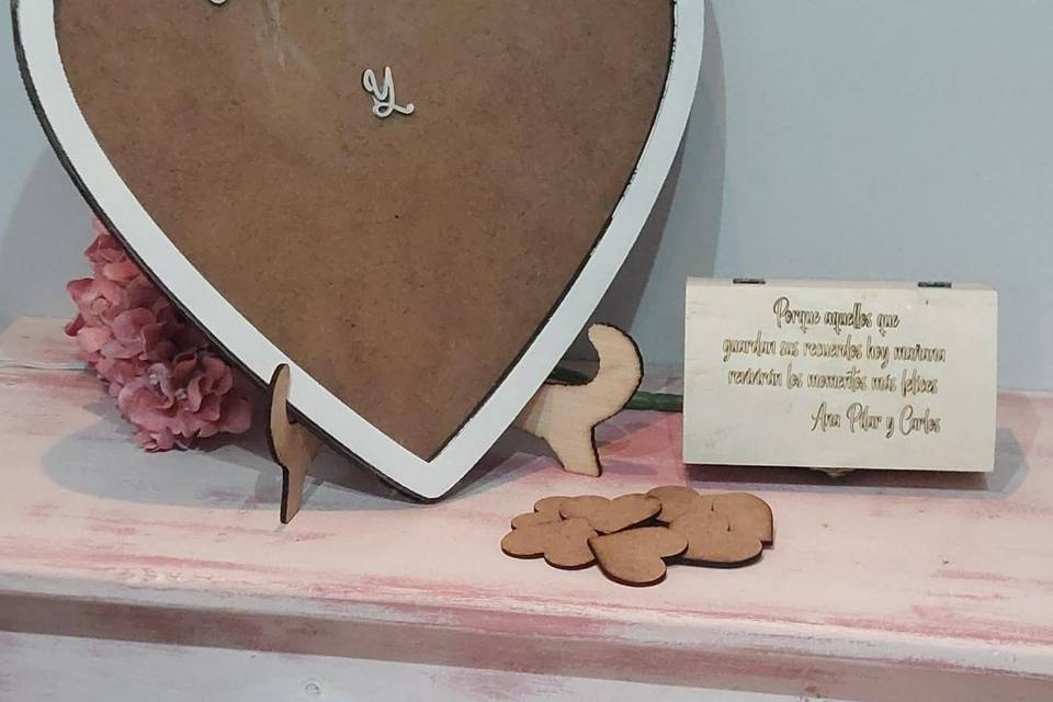 Corazón de firmas con caja