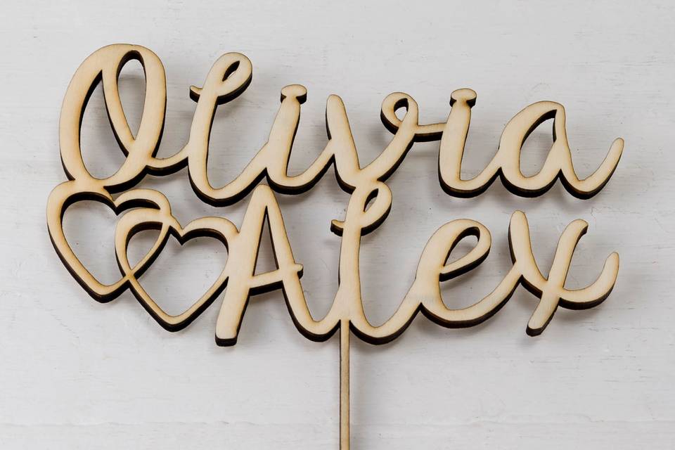 Cake topper nombres corazones