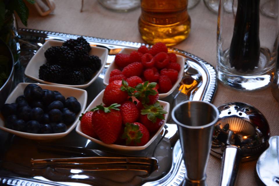 Barra de mojitos con frutos rojos