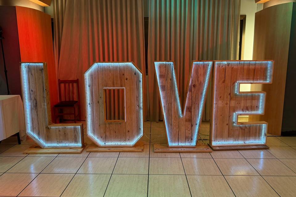 LOVE INTERIOR