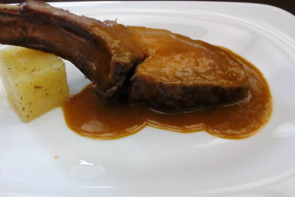 Costillas con salsa de café Paris