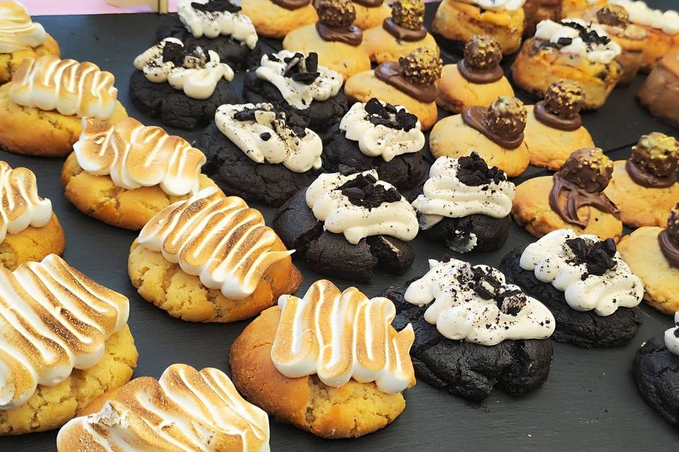 Crumbl Cookies - Mesa dulce