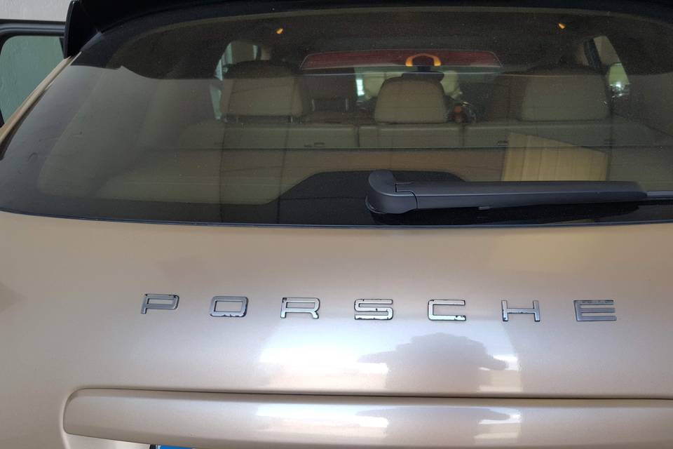 Porsche dorado