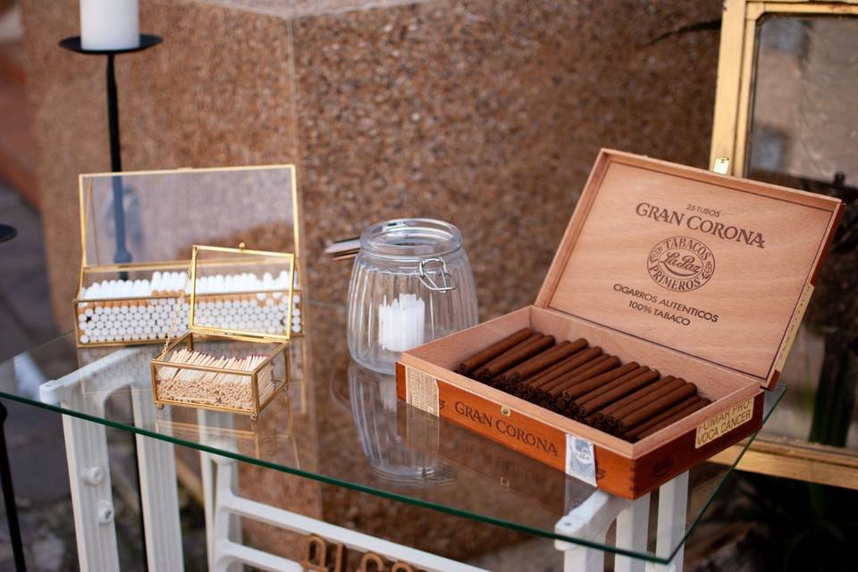 Cigar bar