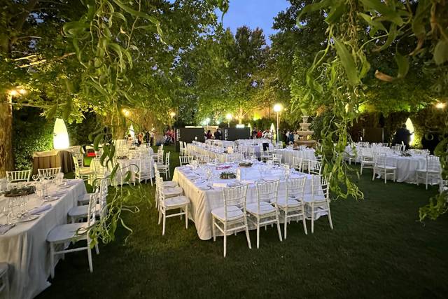 Cena en jardín