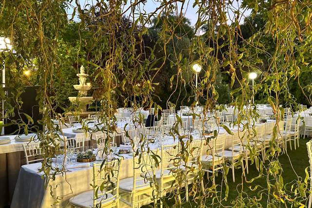 Cena en jardín