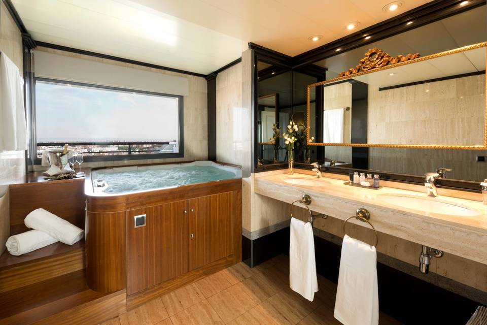 Jacuzzi Suite Presidencial