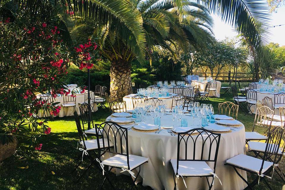 Cena en el jardín