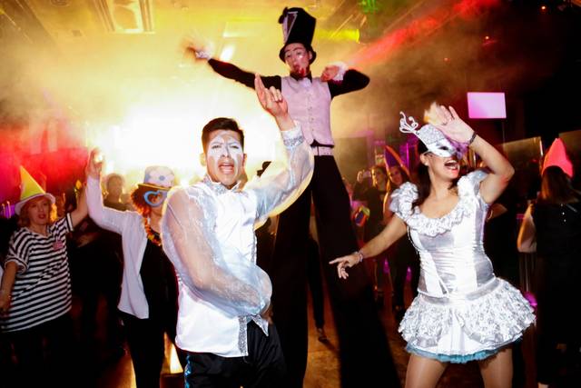 Hora loca para tu boda Organizadores de fiestas barato y con