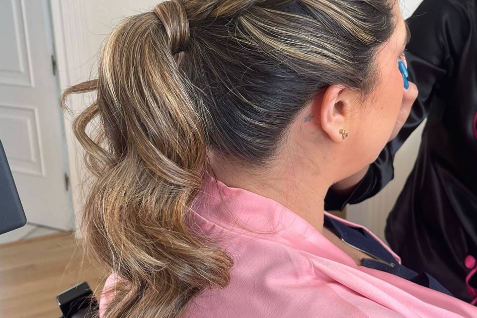 Coleta con trenza para invitada