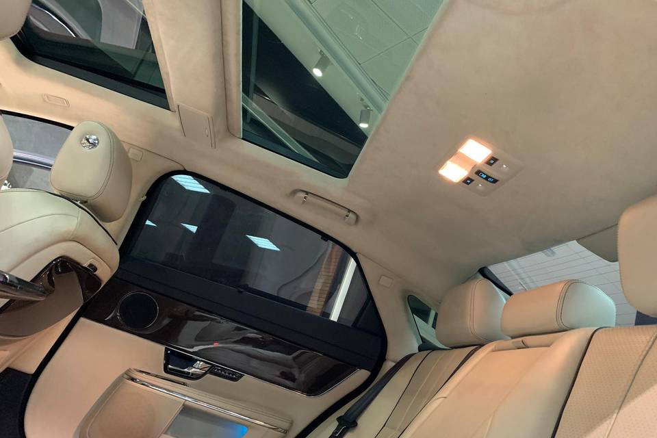 Interior XJ2