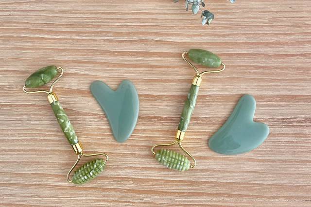 Piedra gua sha + rodillo