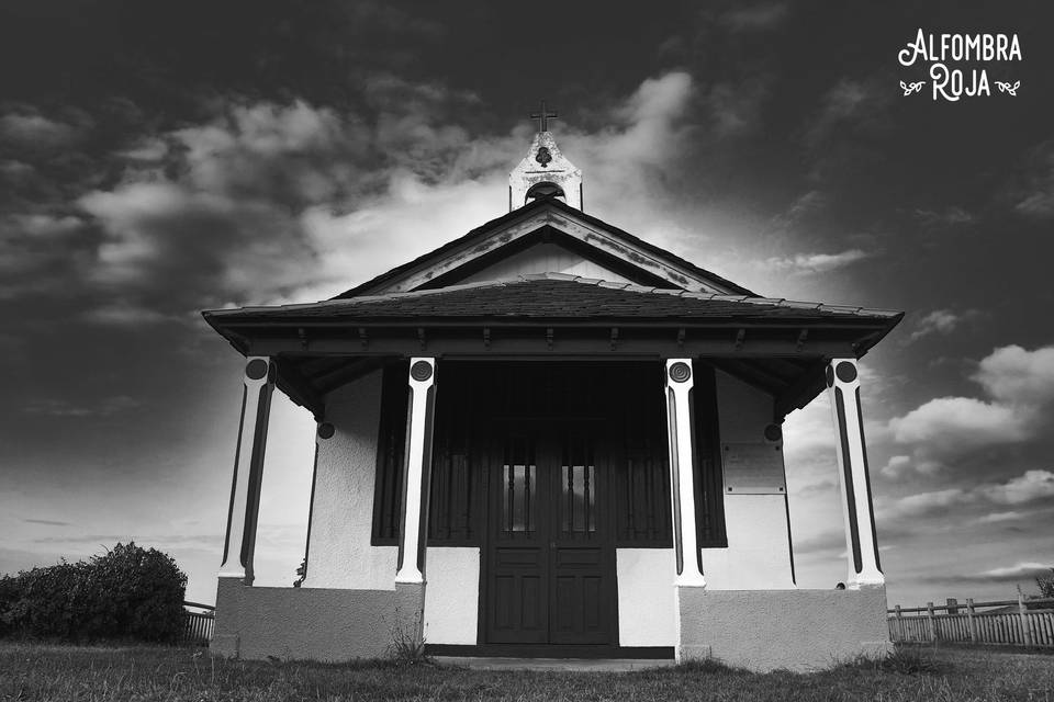 Iglesia alfombra roja