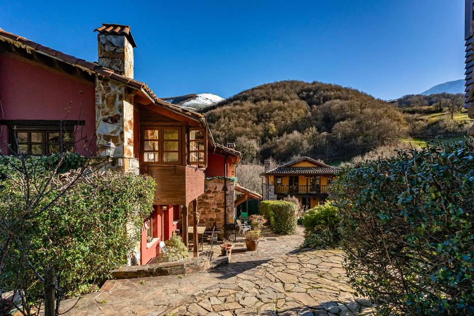 Casas rurales Valle de Bueida.